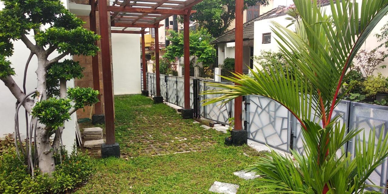 Omah Inap D24 Syariah Near Universitas Aisyiah Yogyakarta Mitra Reddoorz Sleman  Exterior foto